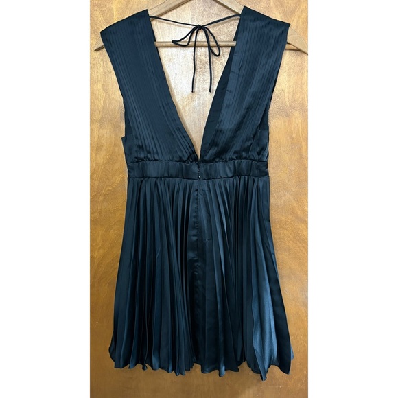 Abercrombie & Fitch Black Satin Plunge Pleated Babydoll Mini Dress Formal Small - Picture 3 of 14